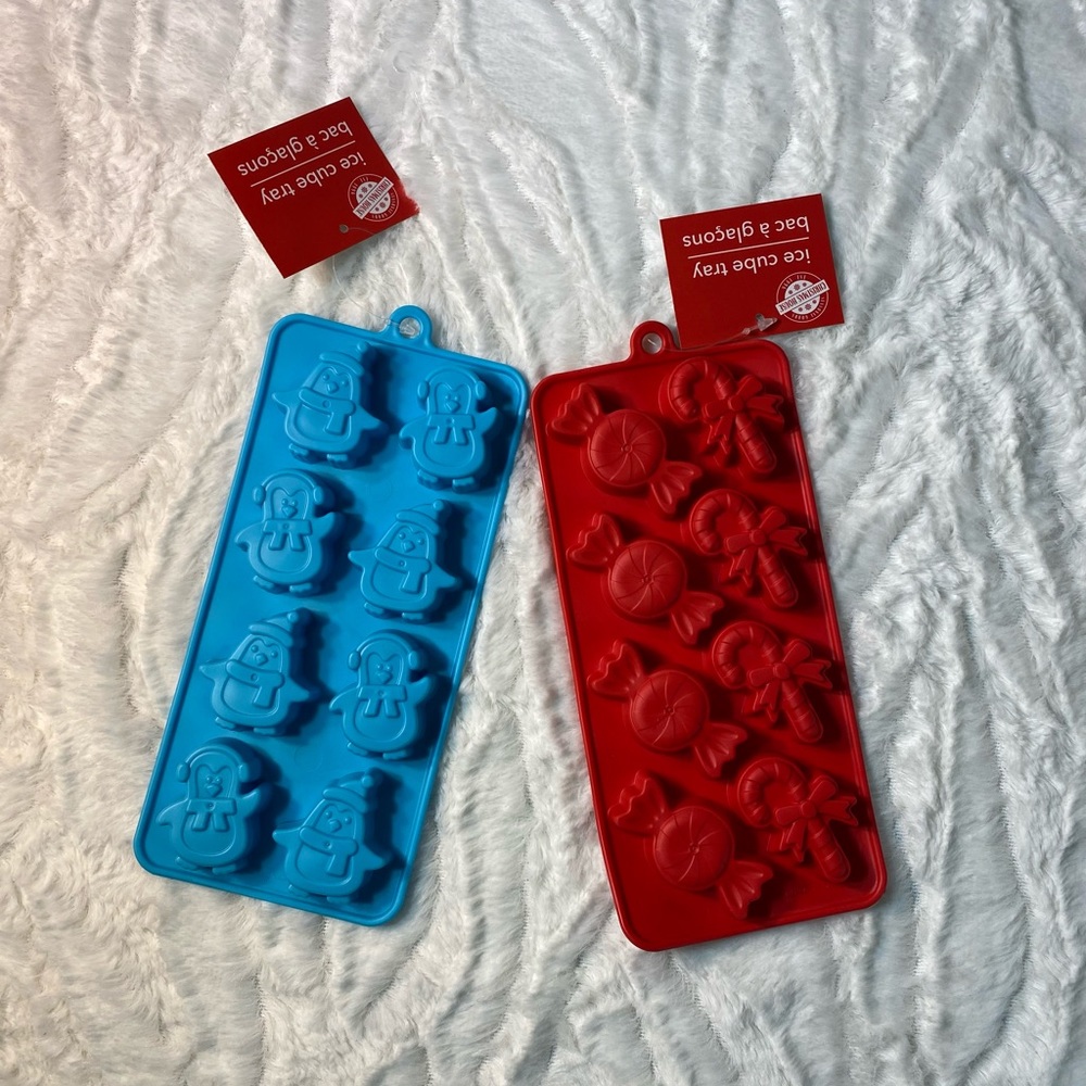 2 Cute NWT Holiday Ice Trays/Molds Penguins and Candy Canes